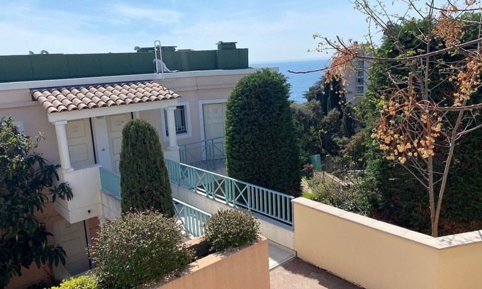 La Croix des Gardes Apartment | Cannes, Magnificent T2 Villa with sea view, swimming pool, park, parking
