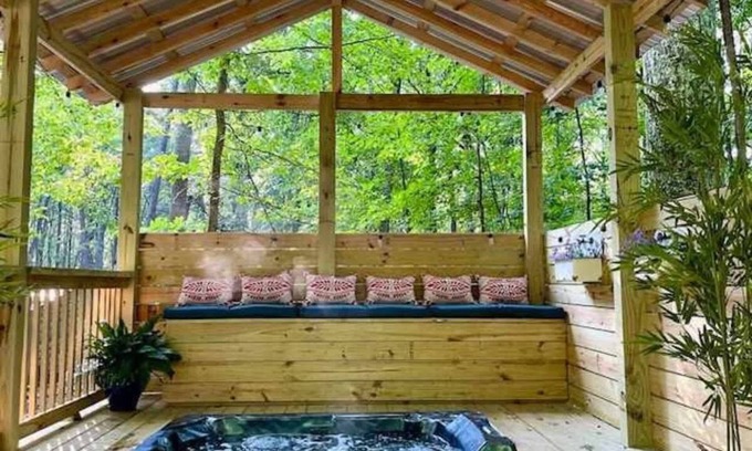 Mentone House | Canopy Woods - 2 beautiful homes with a hot tub