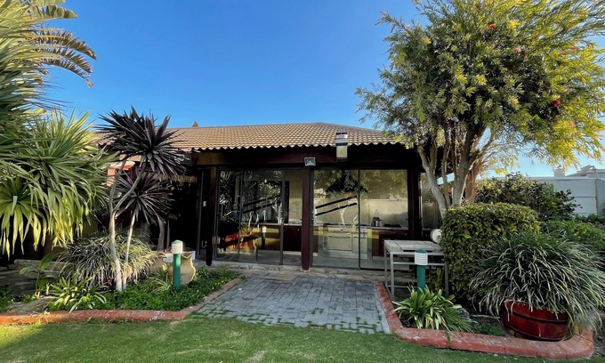 Walvis Bay Bed & Breakfast | Canosas Home