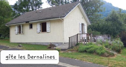 Saint-Jacques-des-Blats House | Cantal Gite au pied du Griou Super Lioran