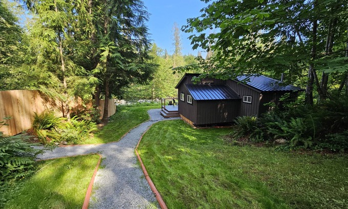 Jordan Road-Canyon Creek Cabin | Canyon Falls Cabin.nA cozy riverfront cabin located on Canyon Creek