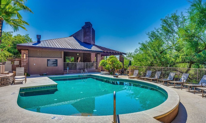 Tucson Condo | Canyon View 2bd 2ba, king + qn beds, pools, hiking, pickleball, gym, mtn views