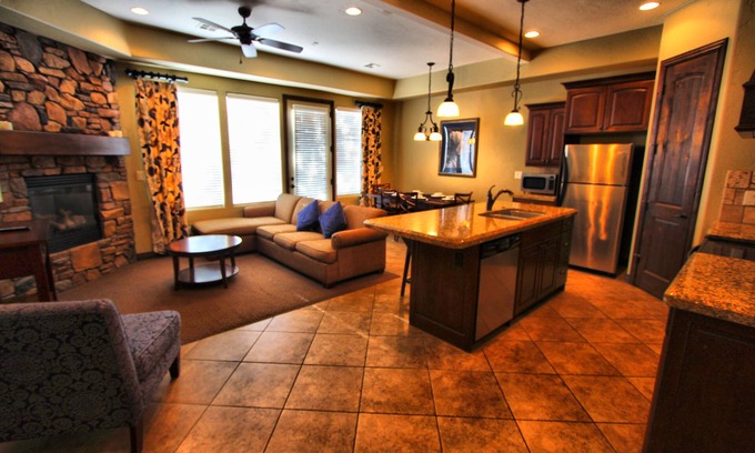 Washington Apartment | Canyon Villas at Coral Ridge