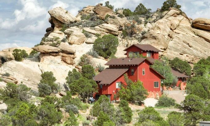 Teasdale Cottage | Canyon Wren Cottage, a True Couples Retreat