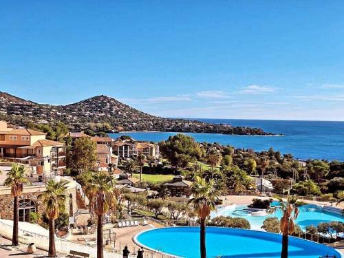Cap Esterel Apartment | CAP Estérel Pierre et vacances ,Piscine chauffée dès le 05 avril au 02 novembre Grand T2 , terrasse,jardin clos ,parking,Clim