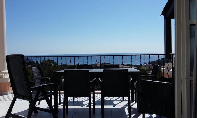 Le Dramont Apartment | Cap Esterel appart 6 pers vue mer classé 3 etoiles