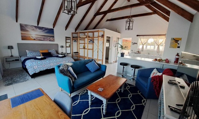 Welgemoed Apartment | Cape Dutch Flair