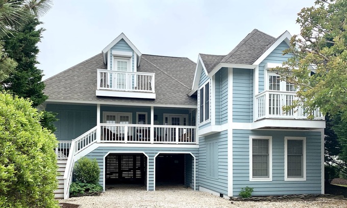 Lewes House | Cape Shores: Lewes Bay beach, pool, fishing pier, tennis/pickleball courts