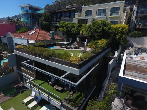 Green Point Apartment | Cape Town Skyroof Apt LoadShedding Proof Ocean Views