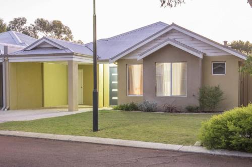 Broadwater House | Cape View 22 - Beachside Escape in Busselton
