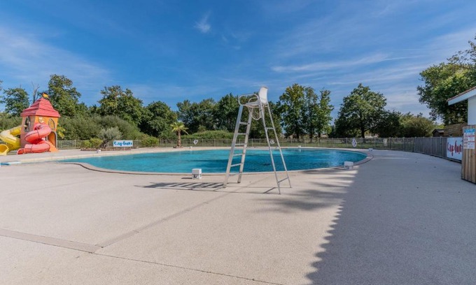 Lanton Ski Chalet | Capfun 5 stars 64 m with pool and terrace