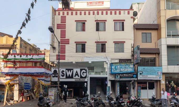 Triplicane Hotel | Capital O 18946 Admire Suit Hospitality