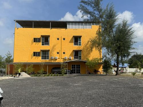 Penyabong Hotel | Capital O 90949 Pelangi Beach Resort Mersing