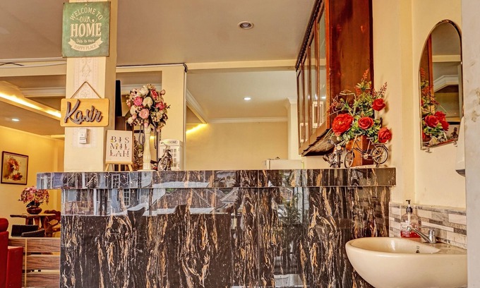 Klojen Hotel | Capital O 92228 Cozy Bromo Homestay