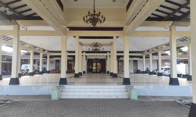 Purworejo Hotel | Capital O 93024 Hotel Ganesha