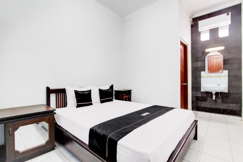 Wonosari Hotel | Capital O 93842 Jowo Segoro ResortNearPantai Sepanjang