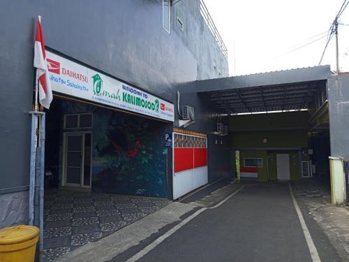 Malang Hotel | Capital O 94706 Rumah Kalimosodo