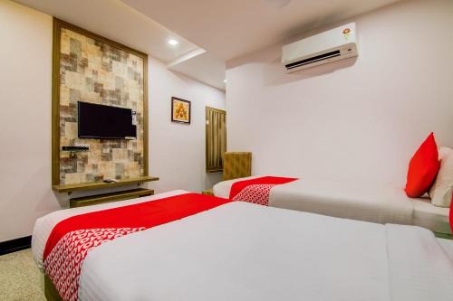 Vijayawada Hotel | Capital O Pratibha Grand