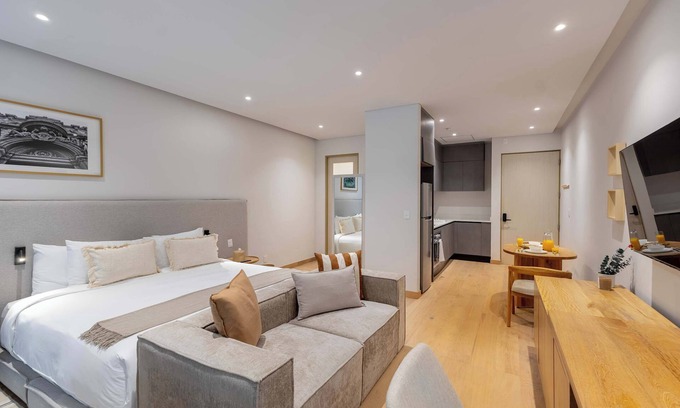 Reforma Apartment | Capitalia | Cozy Studio + Gym & Rooftop Retreat