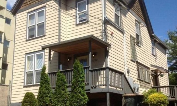 Broadway Apartment | Capitol Hill Apartments