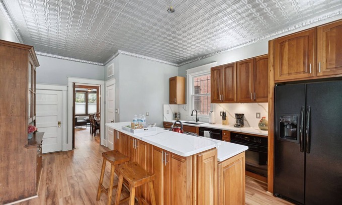 Southeast House | Capitol Hill-SLP 6-Parking-Walk 2 BLK Metro/Cafes