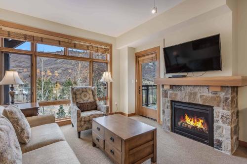 Snowmass Village Apartment | Capitol Peak Lodge 3205 by Snowmass Mountain Lodging