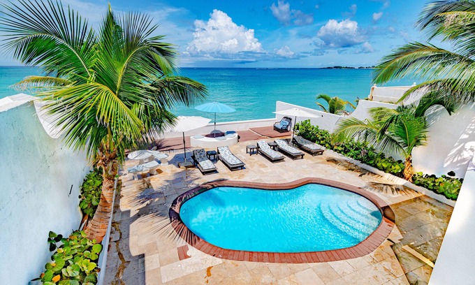 Gambier Villa | Caprice 14 Cable Beach Luxury Villa