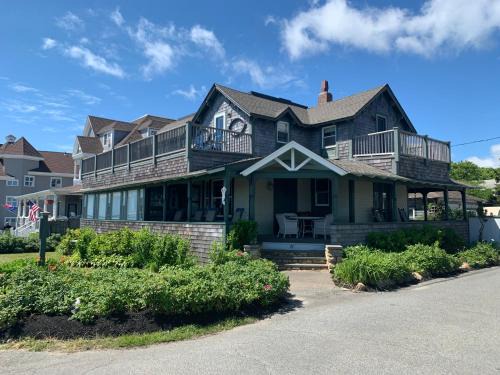 Oak Bluffs House | Capricorn House