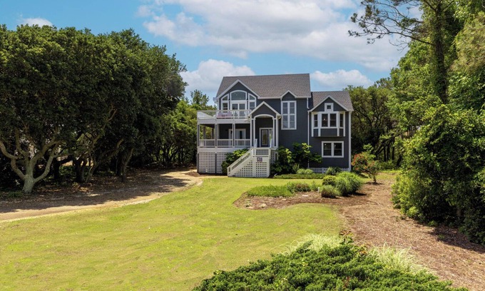 Corolla House | Captain's Choice 5 Bedroom home w/Private Hot Tub!
