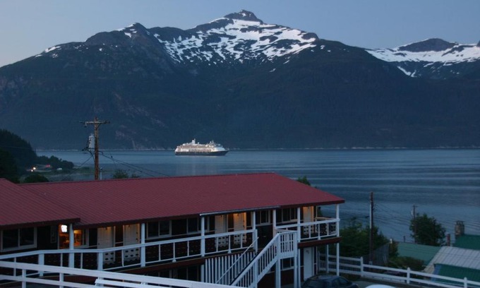 Haines Hotel | Captain's Choice Motel