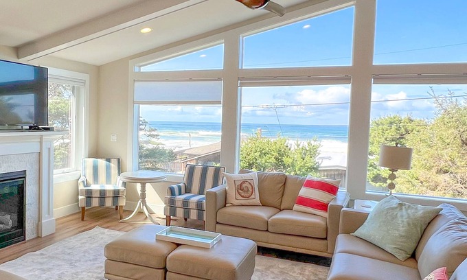 Arch Cape House | Captain's House ~ amazing ocean view, 2 min walk to beach, near Cannon Beach