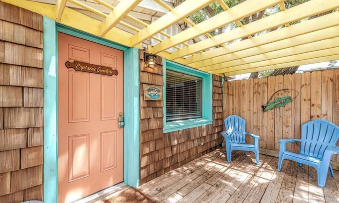 North Carolina Coast House | Captain's Quarters at Island Breeze of CB