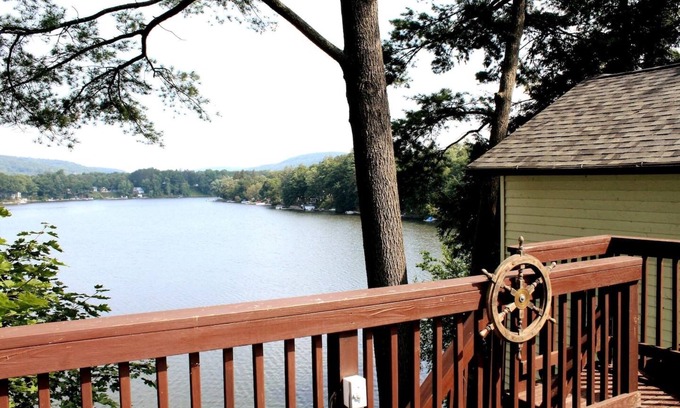 Maryland Apartment | Captain's Quarters -Goodyear Lake near Cooperstown