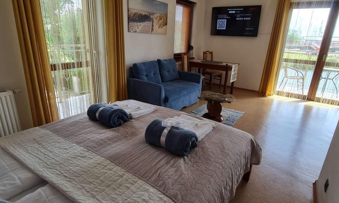 Dzielnica Uzdrowiskowa House | Captain's Villa * River View * Superior Double Room with Private Bathroom and Balcony