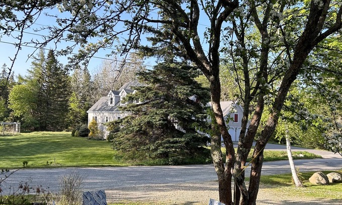 Bass Harbor House | Captain Wid's- 4 bedroom home on the quietside of Mount Desert Island