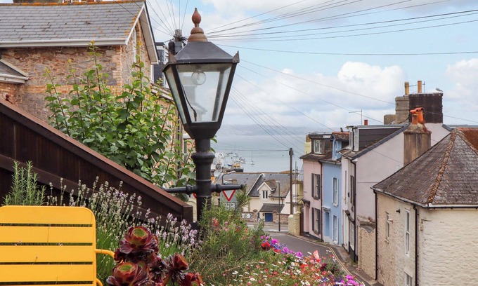 Brixham Cottage | CAPTAINS COTTAGE, pet friendly, with open fire in Brixham