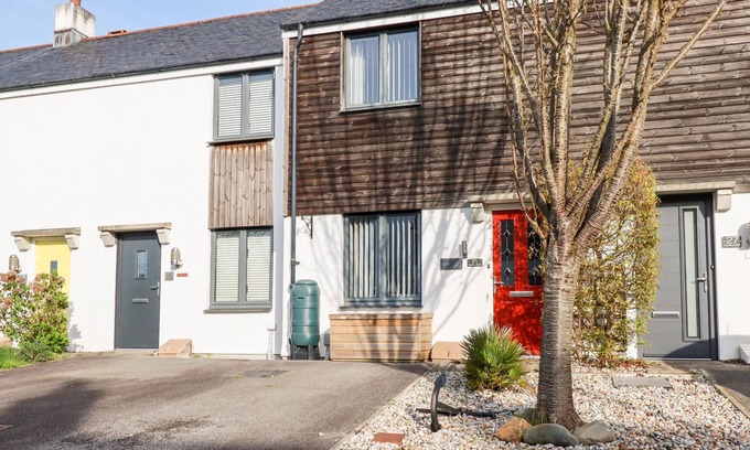 Charlestown Cottage | CAPTAIN’S QUARTERS, character holiday cottage in Charlestown
