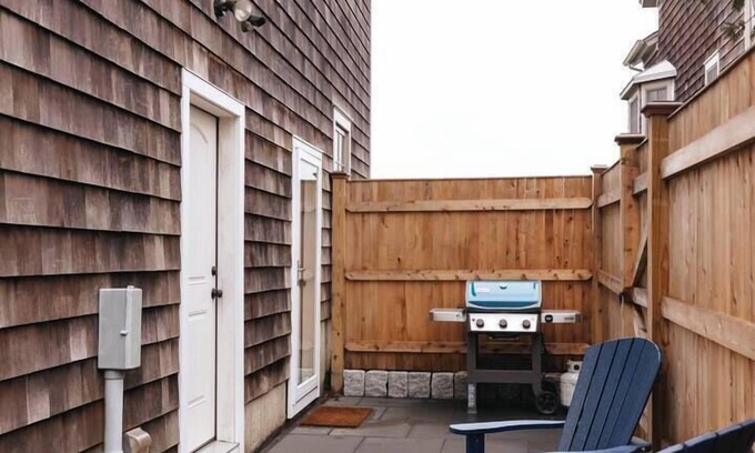 Middletown House | Captains Quarters