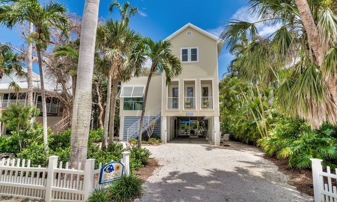 Captiva House | Captiva Sun & Moon Pool House - Beach Side of Village Center