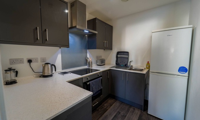 Merthyr Tydfil Apartment | Captivating 1-bed Apartment, Merthyr Tydfil -