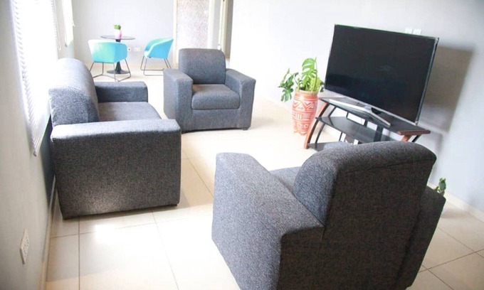 Accra Apartment | Captivating 2-bed Ensuite Apartment in Accra