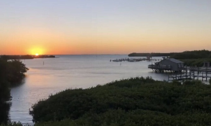 Safety Harbor Club House | CaptiVista! Your dream waterfront escape! Rustic luxury with unbelievable views!