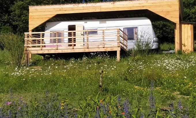 Saint-Silvain-Bellegarde Other | cararetro , caravane chauffée et climatisée