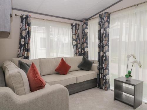 Plymouth House | Caravan 7