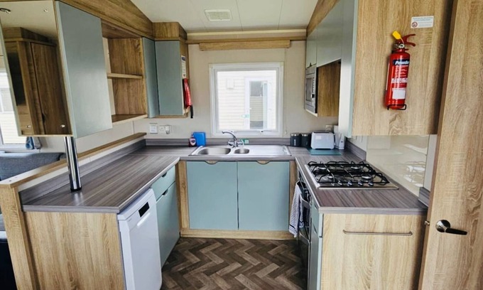 Fleetwood Ski Chalet | Caravan-Blackpool-FamilyFriendly-Activities