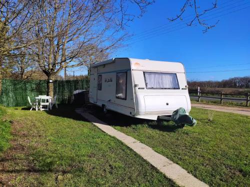 Apremont Other | Caravane sur terrain en campagne