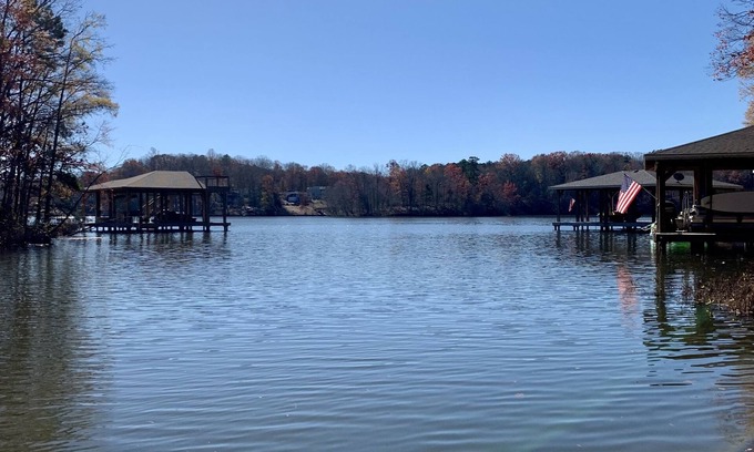 Bracey Cottage | Carden Cove Lake Gaston, NC. 3 bed/2 bath, 9 beds and Watercrafts!