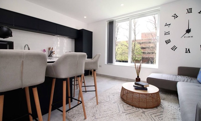 Gabalfa Apartment | Cardiff Retreat 3BR with Netflix & High-Speed Wifi