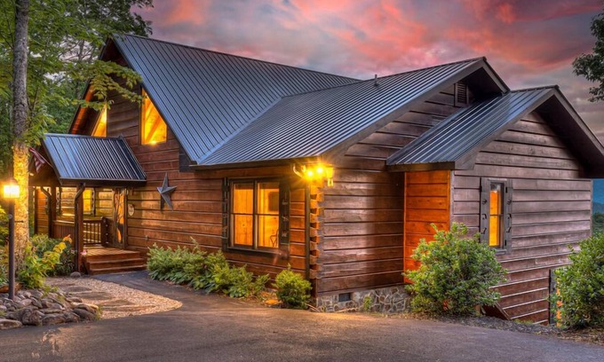 Blue Ridge Cabin | Cardinal Ridge - Pet Friendly | Hot Tub | Mountain View | Shuffleboard | Mini Skeeball