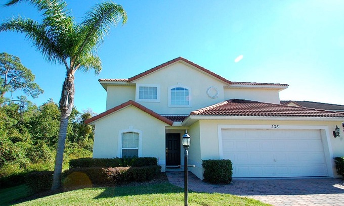 Lake Wilson Preserve House | CARDINAL'S HIDEAWAY: 4 bed/4bath secluded lake view disney home